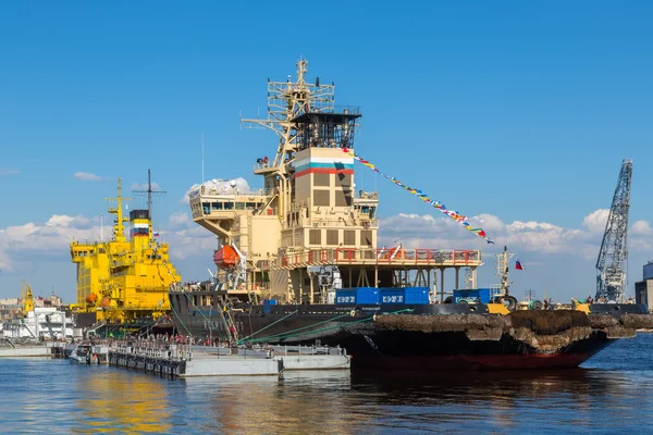 Das Festival der Eisbrecher. Fluss Newa. Sankt-Peterburg — Stockfoto