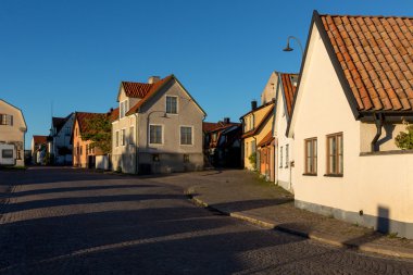 Visby eski kasaba tipik binalar ile sokak
