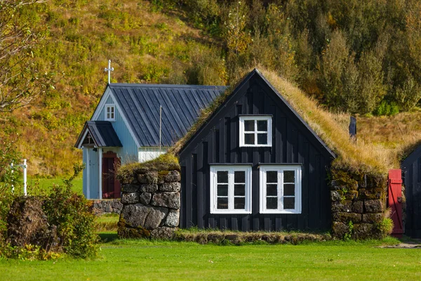 Casas icelândicas tradicionais — Fotografia de Stock