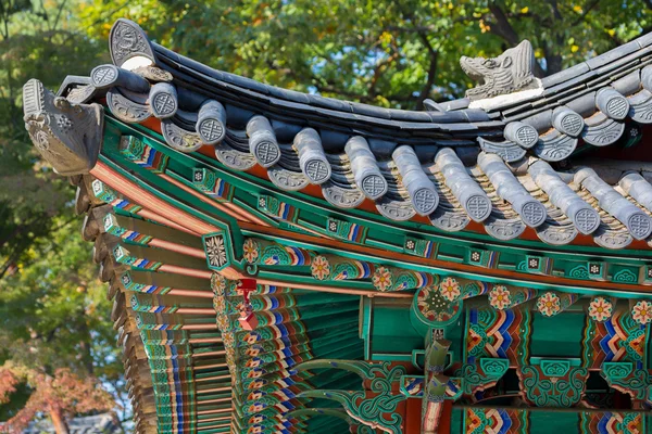 Fragment of traditional Korean roof — Stock Photo, Image