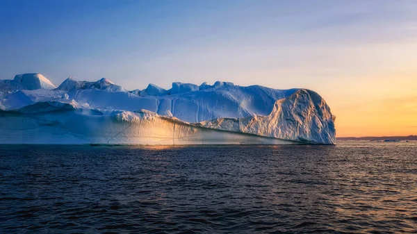 Plovoucí ledovce na Fjord Disco Bay West Grónsko — Stock fotografie