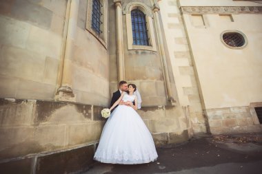 Mutlu gelin ve damat düğün günlerinde