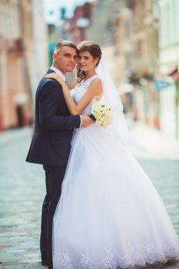 Mutlu gelin ve damat düğün günlerinde