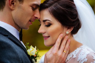 Gelin ve damat düğün gününde