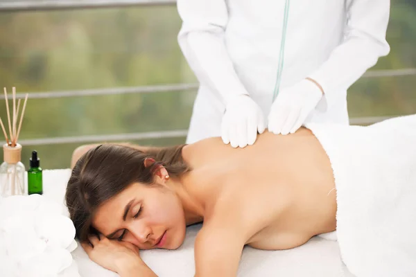 Parte Faccia Femmina Calma Durante Procedura Lussuosa Massaggio — Foto Stock