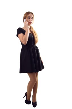 Kadın cep telefonu ve gülümseyen, tam uzunluk portre ile ben söz