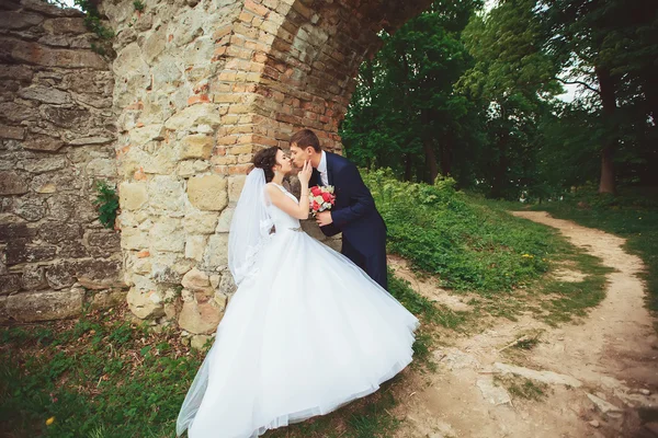 Beautiful wedding couple — Stock Photo, Image