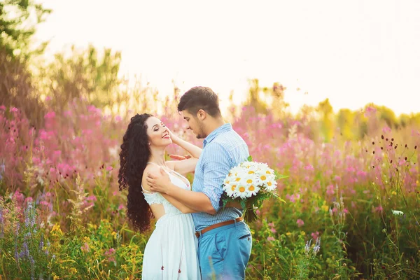 War in Blumen verliebt — Stockfoto