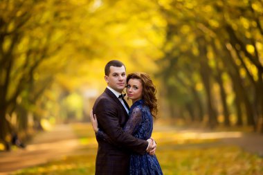 Mutlu gelin ve damat düğün günlerinde