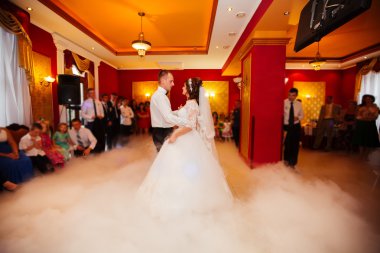 kendi düğününde dans Romantik Çift