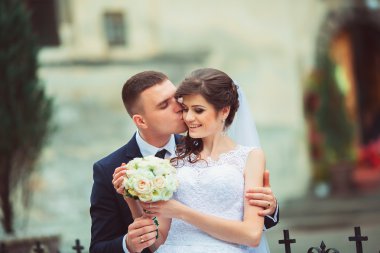 öpücük gelin, düğün günü schaslyviu