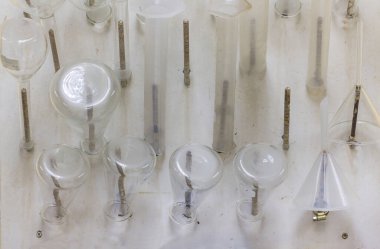 Laboratuvar deney tüpleri ya da şişe, laboratuvar kontrol odası.