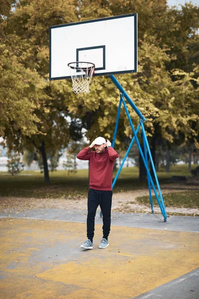 Atlético Desportivo Homem Formação Camisola Com Capuz Parque Urbano Cidade — Fotografia de Stock