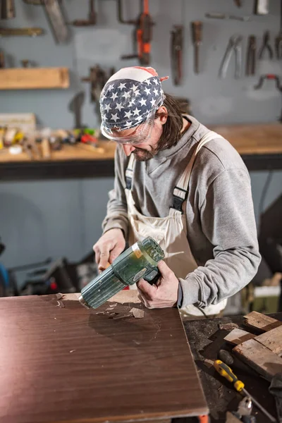 Male Carpenter Working Old Wood Retro Vintage Workshop — Stock Photo, Image