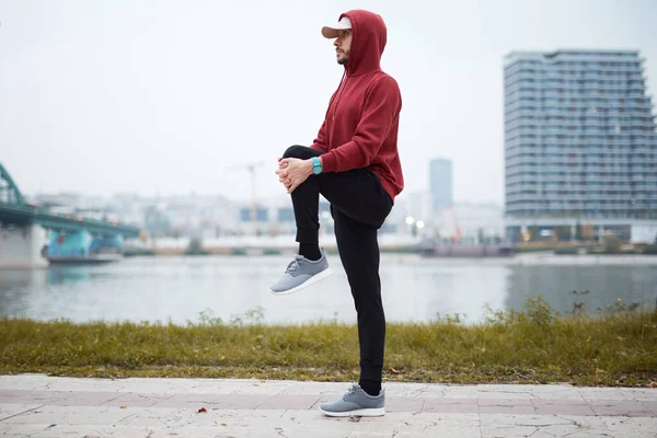 Athletic Sporty Man Training Hoodie Sweatshirt Urban City Park — Stock Photo, Image
