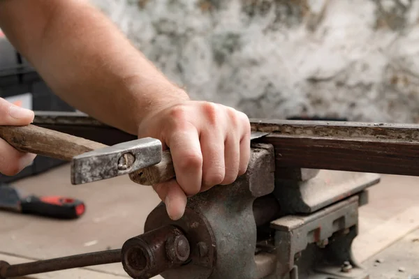 Falegname Maschile Che Lavora Legno Vecchio Stile Vintage Retrò — Foto Stock