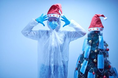 Covid 19 / Coronavirus salgını sırasında karantinada Noel ve yeni yıl arifesini kutlamak. 