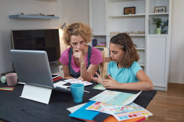 Hogar Infantil Estudiando Educación Educación Hogar Con Tutor Madre Privada — Foto de Stock