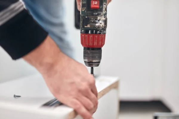 Handyman Arbejder Samle Møbler Fastsættelse Det - Stock-foto