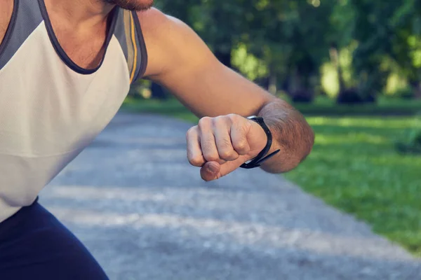 Deportivo Joven Adulto Hombre Entrenamiento Parque — Foto de Stock