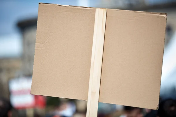 Demonstranten Mit Plakaten Und Schildern Auf Den Straßen — Stockfoto