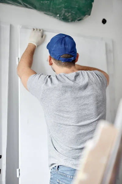 Young Adult Man Working Diy Budget Renovation His New Home — Stock Photo, Image