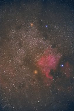 Samanyolu 'ndaki Kuzey Amerika nebulası teleskopla uzun süre fotoğraflandı..