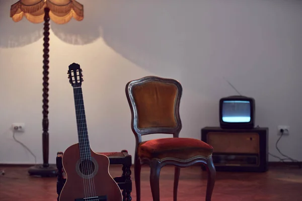 Guitarra Acústica Con Muebles Vintage Retro Casa — Foto de Stock