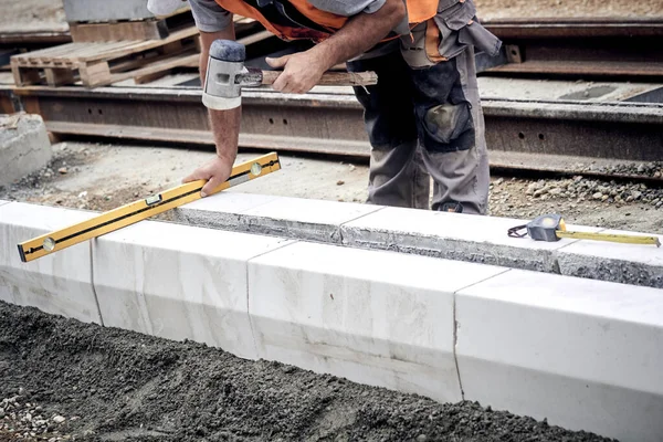 Trabajador Construcción Trabajando Una Reconstrucción Callejera — Foto de Stock