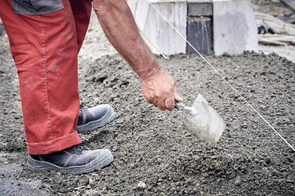 Pekerja Konstruksi Yang Bekerja Pada Rekonstruksi Tempat Umum — Stok Foto