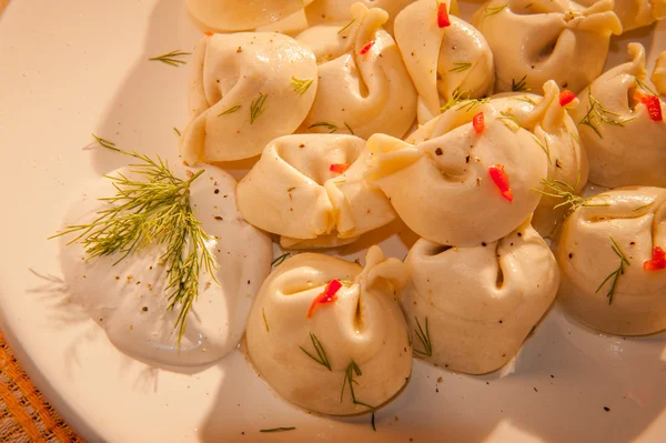 Dumplings på en platta — Stockfoto