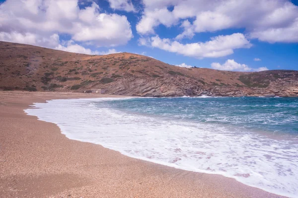 Naufragio abandonado en Andros, Grecia — Foto de Stock