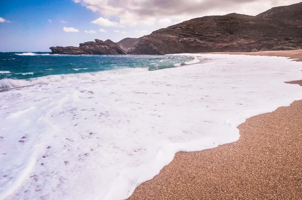 Naufragio abandonado en Andros, Grecia — Foto de Stock