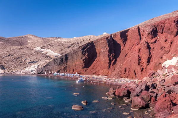 Rode strand op het eiland Santorini — Stockfoto