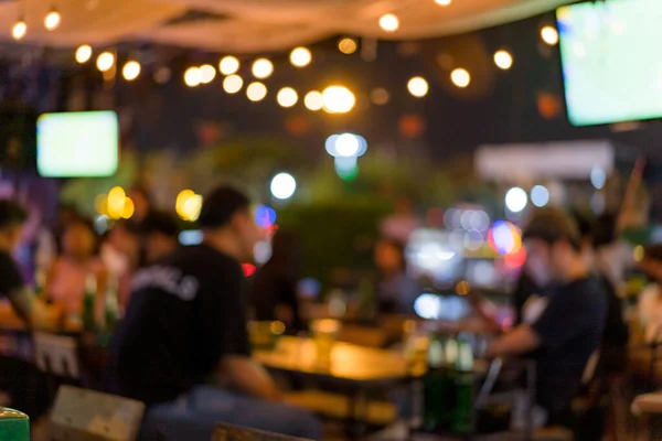 Bar atmosferi ve gece lambasının yumuşak odak arkaplan resmi bokeh.