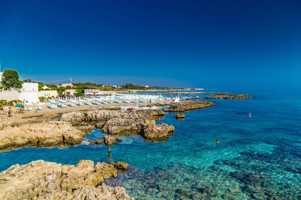 Rotsen Helder Water Zee Van Apulische Oude Stad Italië — Stockfoto