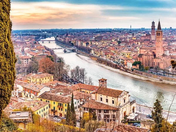 Panorama Del Río Adigio Que Pasa Través Las Casas Edificios — Foto de Stock