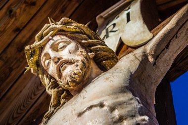 Çarmıha gerilmiş İsa Mesih'in heykelinin detayı