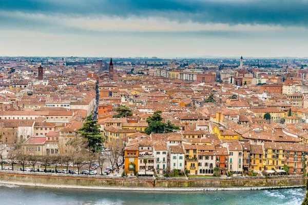 Panorama Rio Adige Como Ele Passa Pelas Casas Edifícios Históricos — Fotografia de Stock