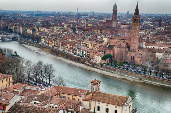 Panorama Rio Adige Como Ele Passa Pelas Casas Edifícios Históricos — Fotografia de Stock