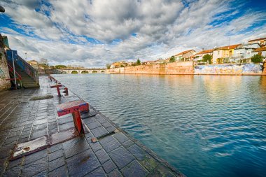 Rimini, Romalılar tarafından inşa edilmiş en sağlam mimari yapılarından birini Tiberius Köprüsü