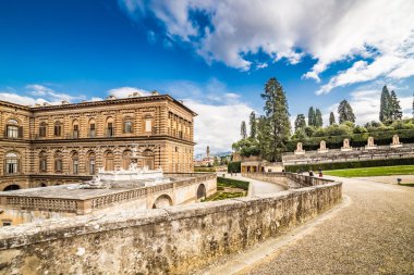 Floransa Pitti Sarayı on altıncı yüzyıl duvarları, İtalya, Toskana büyük dükleri ikamet ve daha sonra İtalya kralı ve İtalyan bahçesi