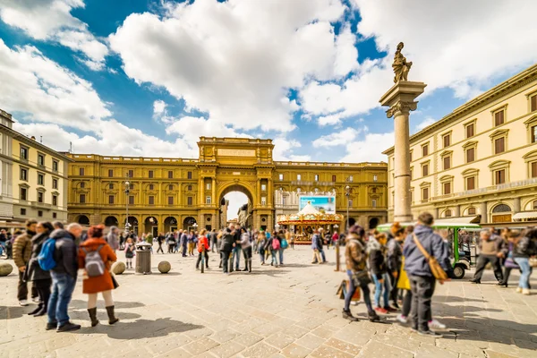 Floransa,İtalya'da Repubblic meydanı