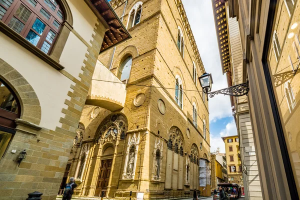 Улицы Через Исторические Здания Флоренции Италия — стоковое фото
