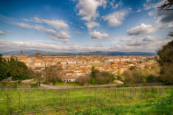 フィレンツェのイタリアンスタイルのバルディーニ庭園からの眺め — ストック写真