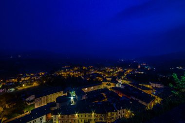 Brisighella çatıları gece görünümü, İtalya'nın en güzel ortaçağ köylerinden biri