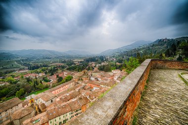 eski kentin kale surları ve Mount üzerinde türbe manzarası