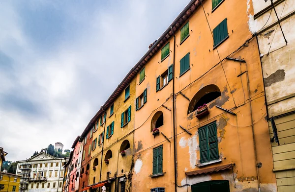 Brisighella sokaklarında, Emilia Romagna ve Toskana arasındaki sınırdaki en güzel antik köy.