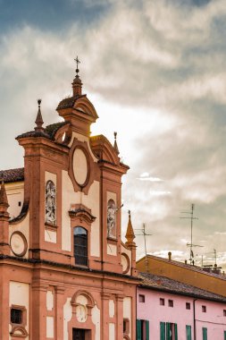 Arkadan Aydınlatmalı Dindar Oy Hakkı Kilisesi