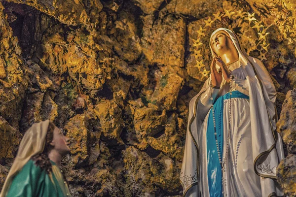 Representación Las Apariciones Virgen María Gruta Lourdes — Foto de Stock
